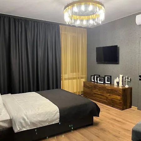 Apartments Lux In City Center Lviv Exterior photo