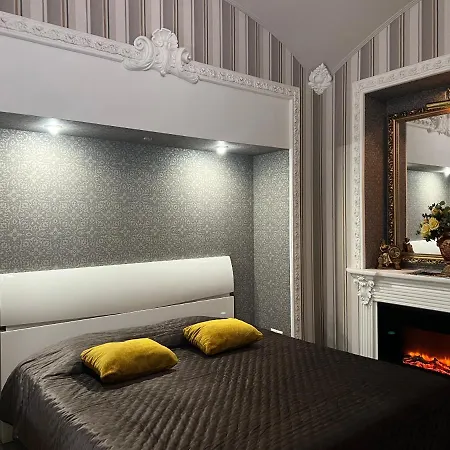 Apartments Lux In City Center Lviv Exterior photo