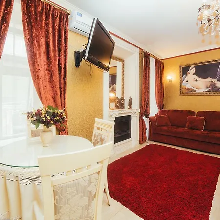 Apartments Lux In City Center Lviv Exterior photo