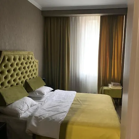 Apartments Lux In City Center Lviv Exterior photo