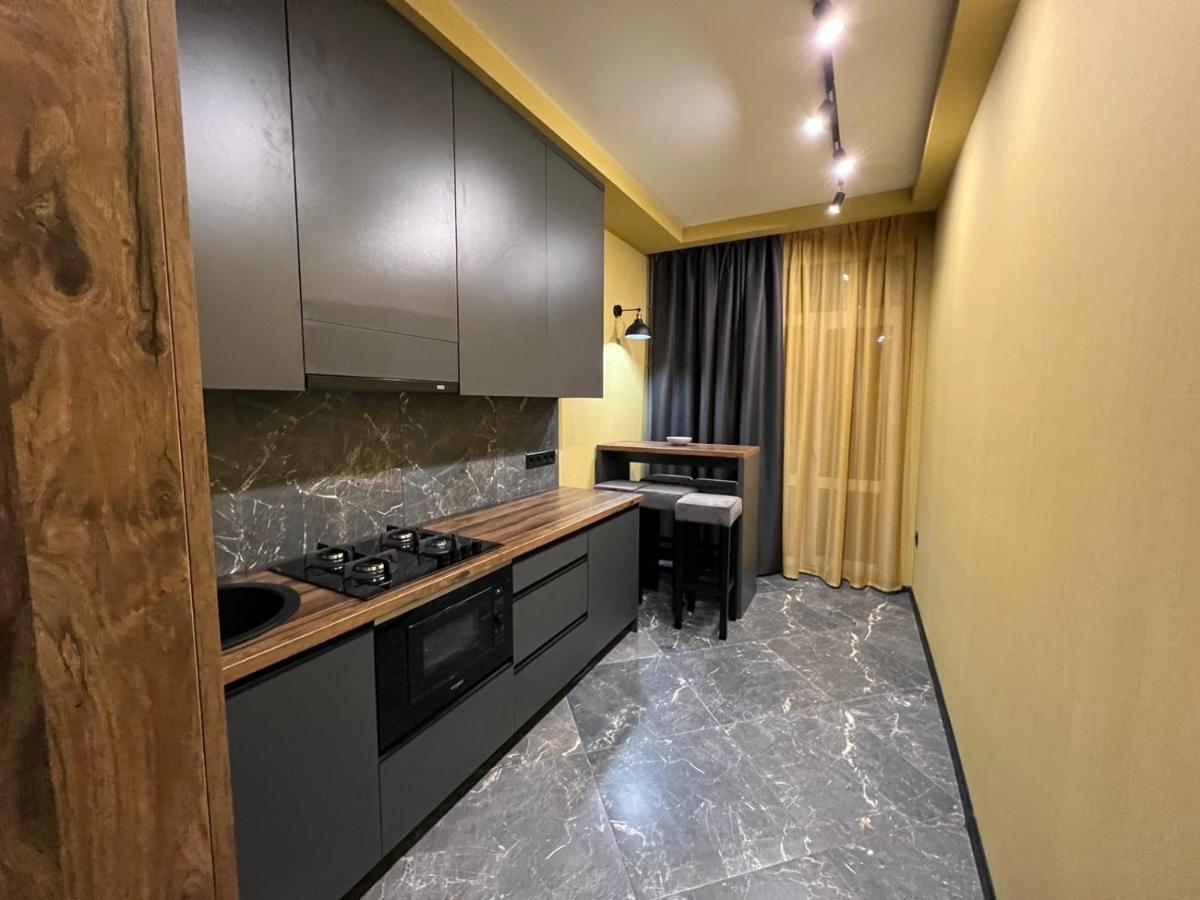 Lux In City Center Apartment