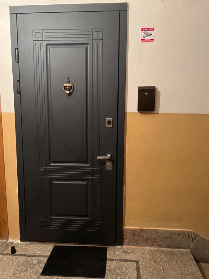 Lux In City Center Apartment