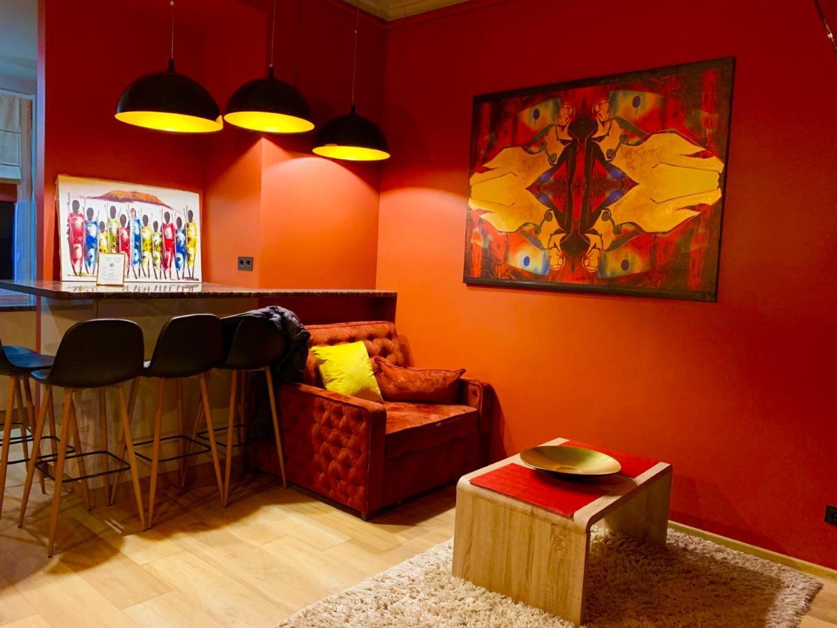 Lux In City Center Apartment *