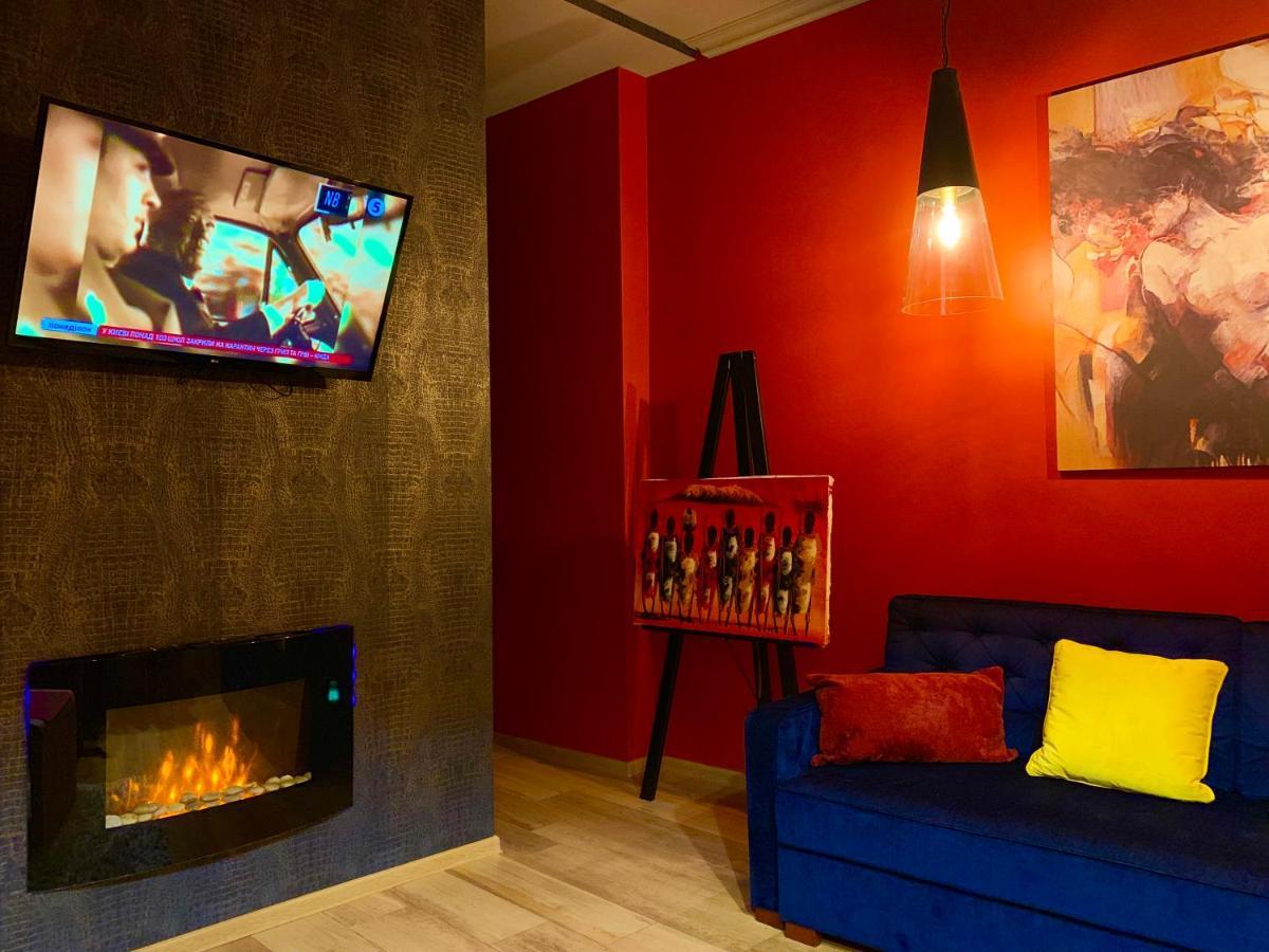 Lux In City Center Apartment