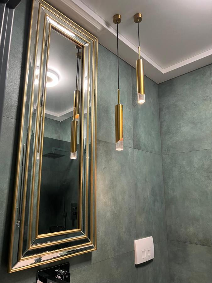 Lux In City Center Apartment *