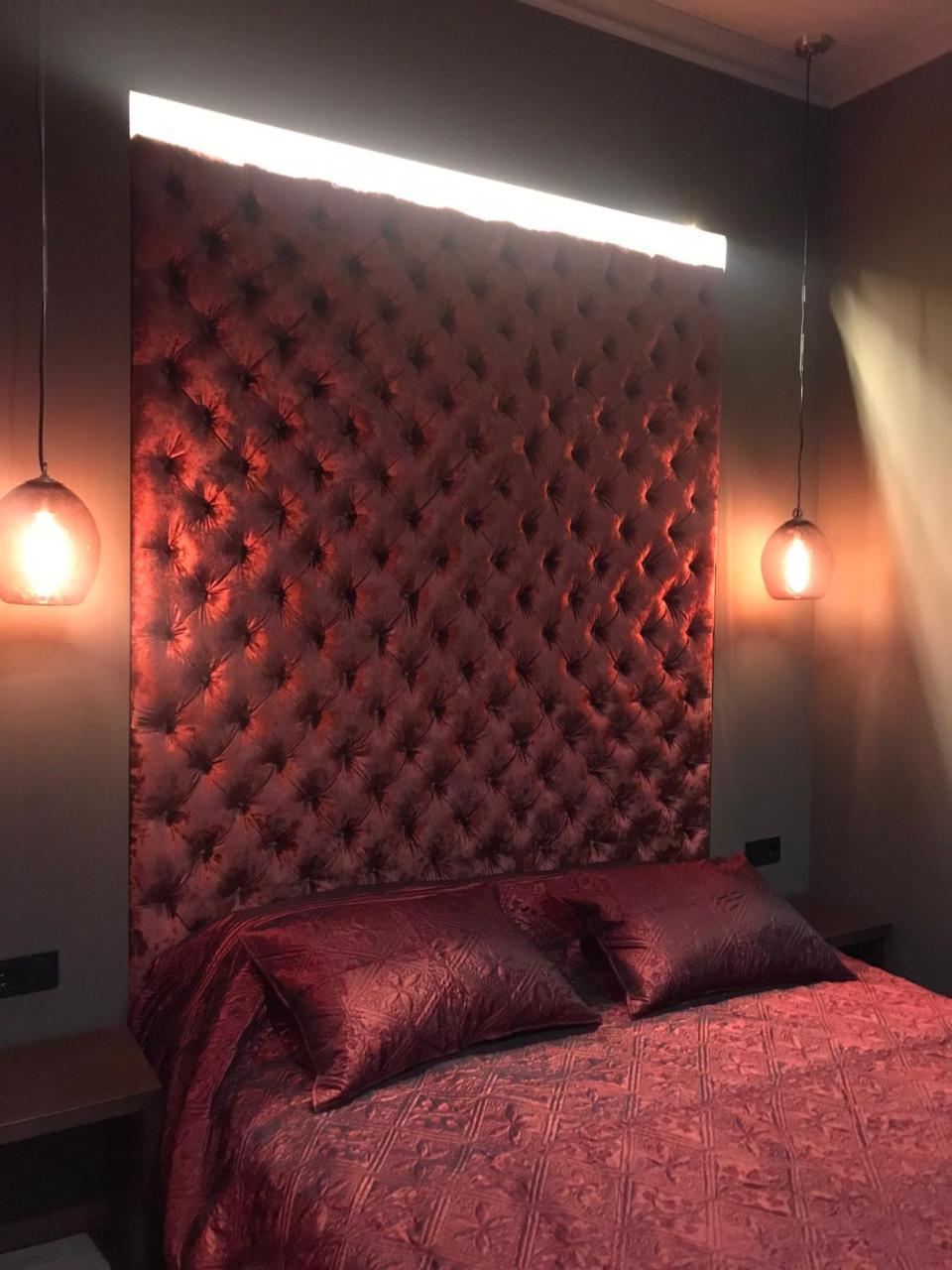 Lux In City Center Apartment